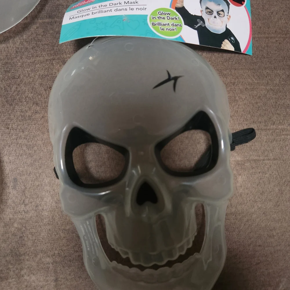 Glow in the Dark Skull Mask
